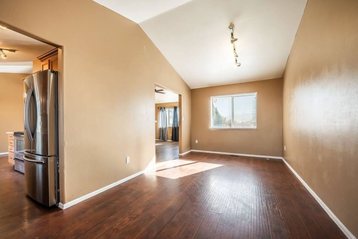 4645 Ridge Dr - Photo 7 of 10