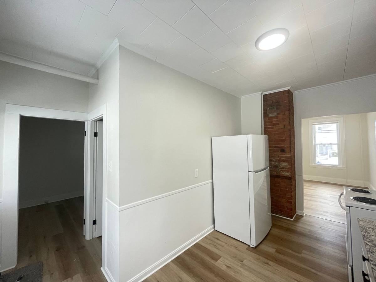 71 6th St #A - Photo 3 of 10