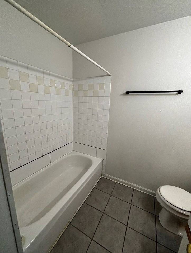 28 Yorkshire Rd #C - Photo 7 of 10