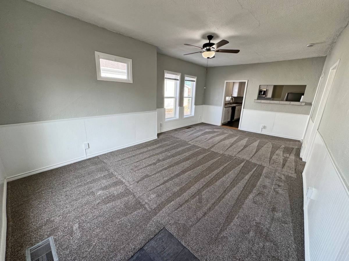 1626 E Routt Ave - Photo 2 of 10