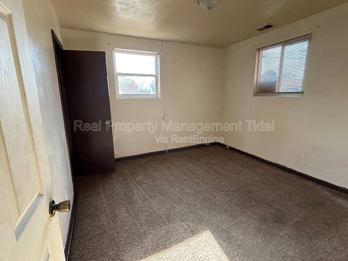 412 Ben St - Photo 2 of 9