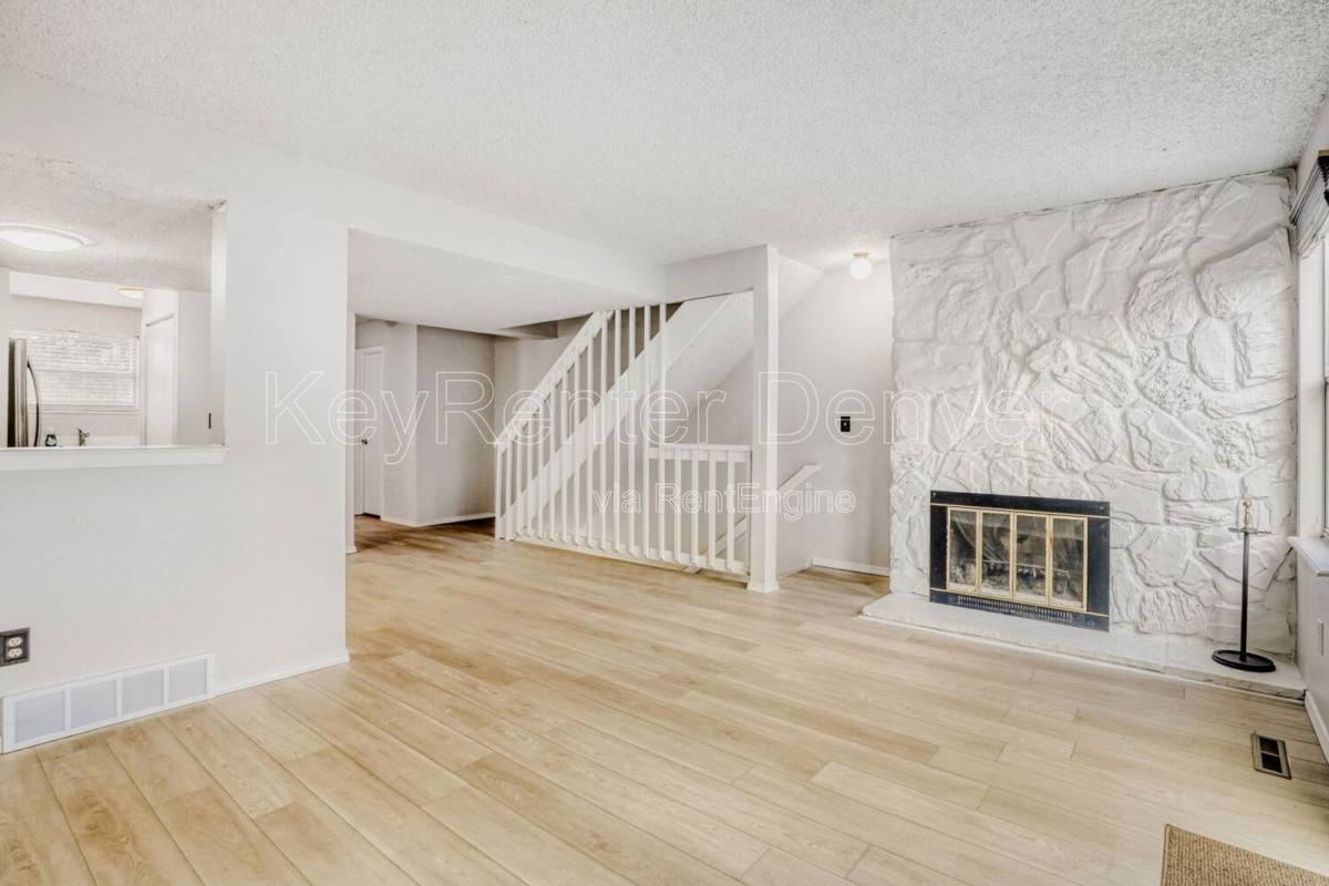 11635 E Cedar Ave - Photo 6 of 10