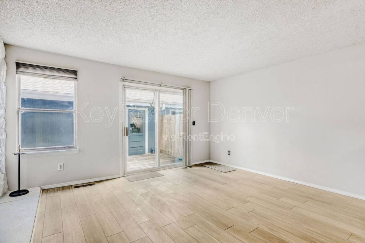 11635 E Cedar Ave - Photo 7 of 10