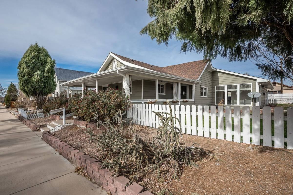 903 W 15th St - Photo 3 of 10