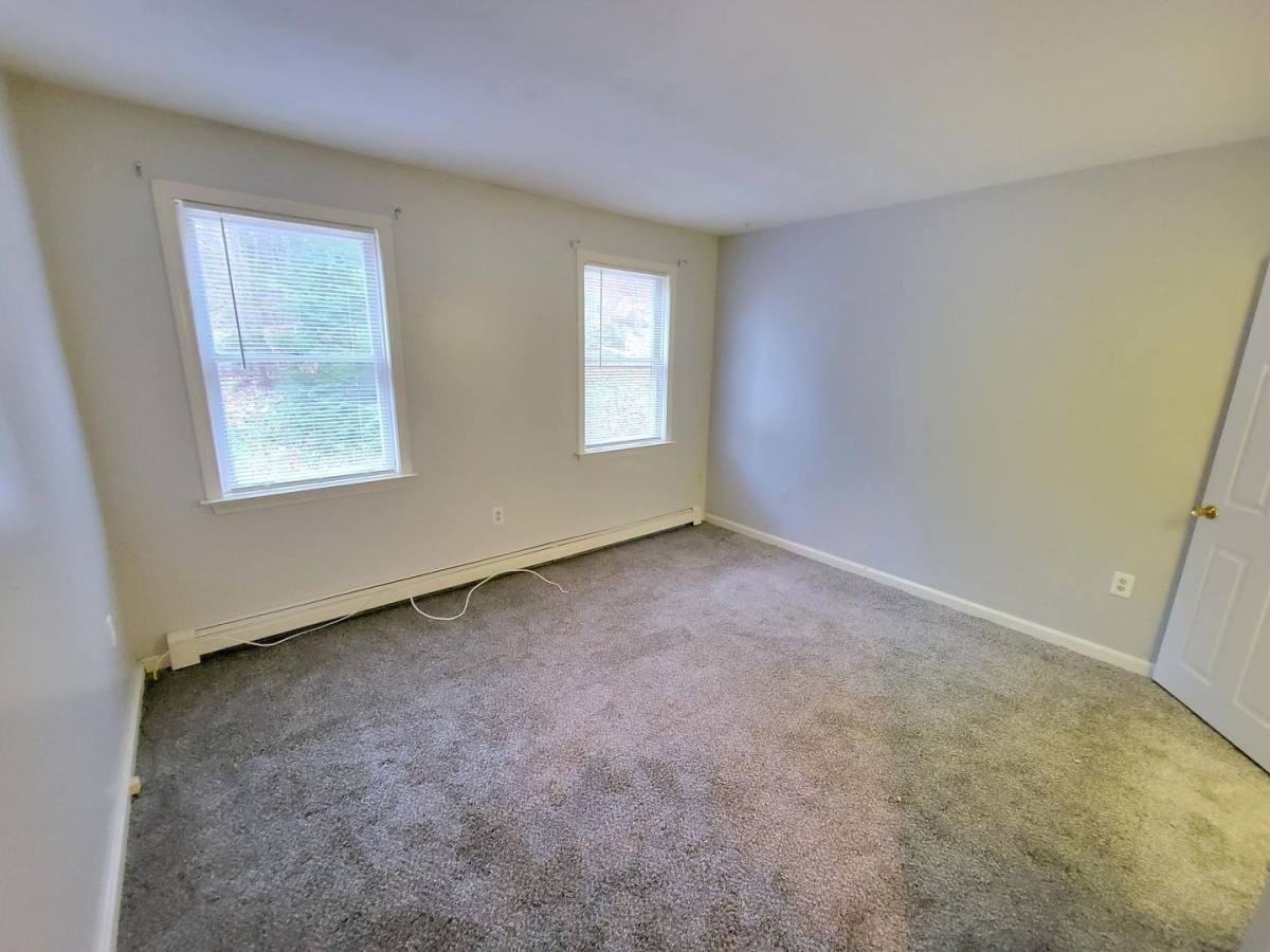 95 Old County Rd N - Photo 3 of 10