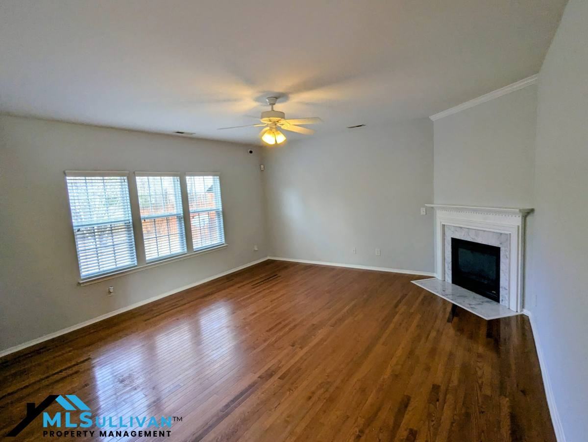 4807 Mistletoe Ln #1 - Photo 3 of 10