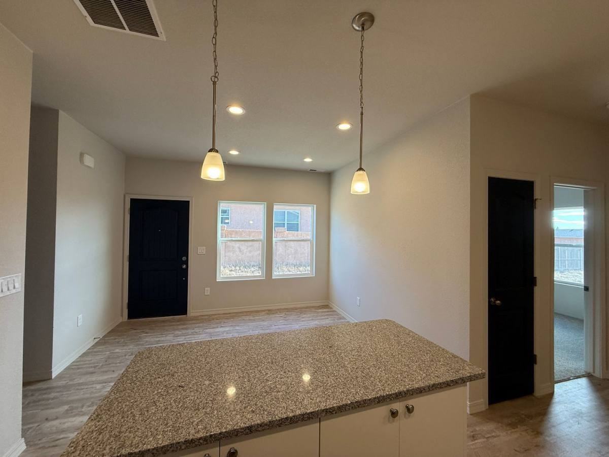 278 W Harmony Dr - Photo 3 of 10