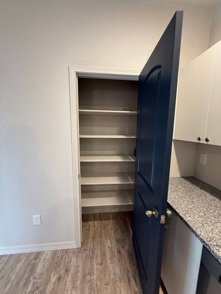 278 W Harmony Dr - Photo 4 of 10