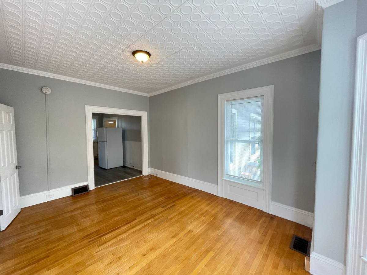 31 Pennacook St #1 - Photo 2 of 10