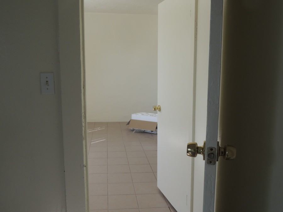 532 21st St #5 - Photo 4 of 32