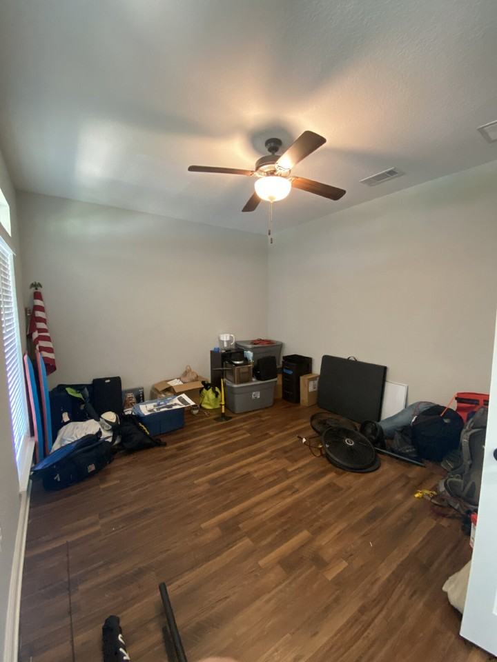 607 W Belmont St - Photo 3 of 14