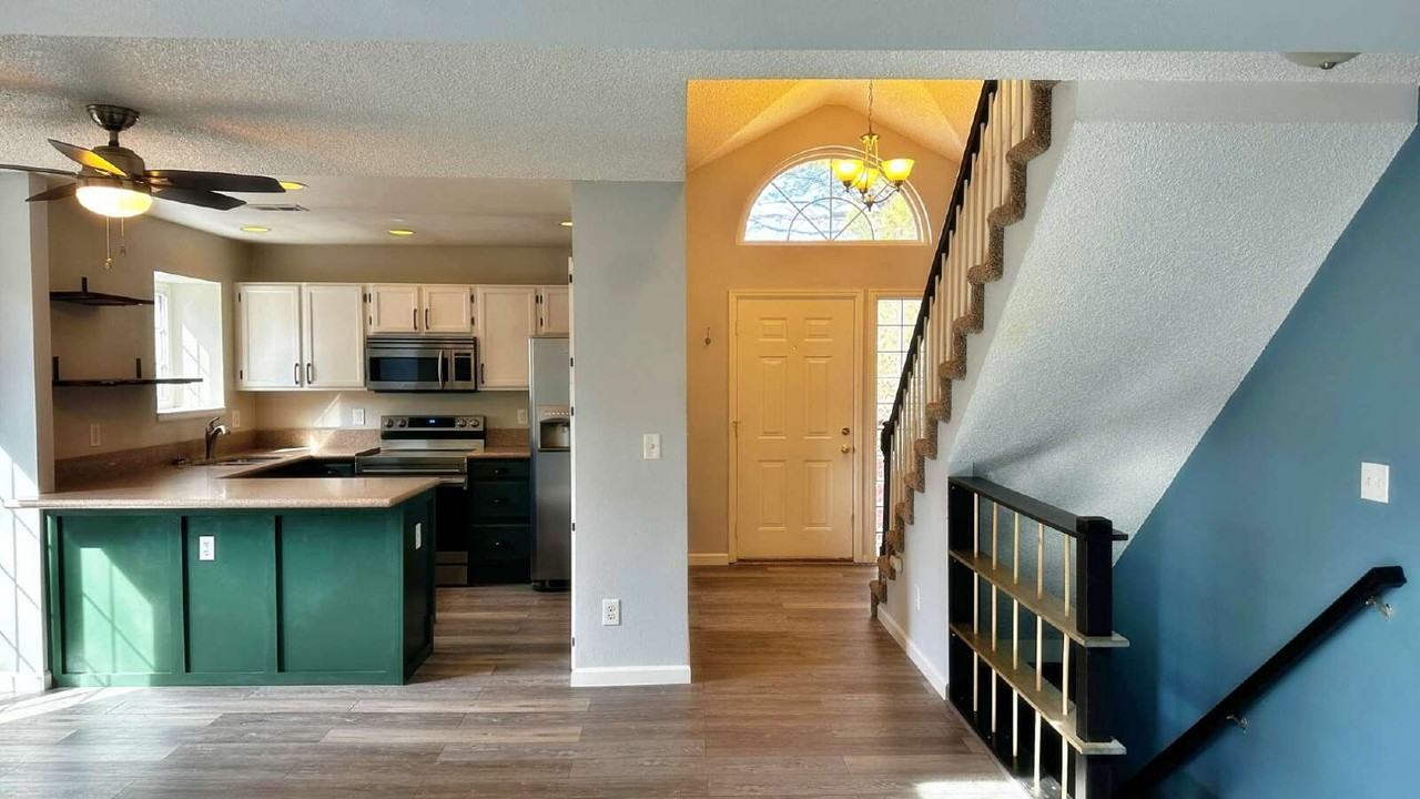 3981 S Carson St - Photo 3 of 33