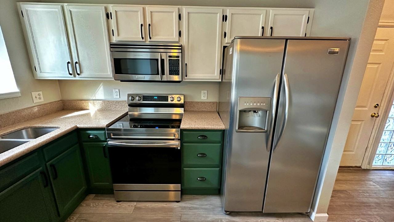 3981 S Carson St - Photo 5 of 33