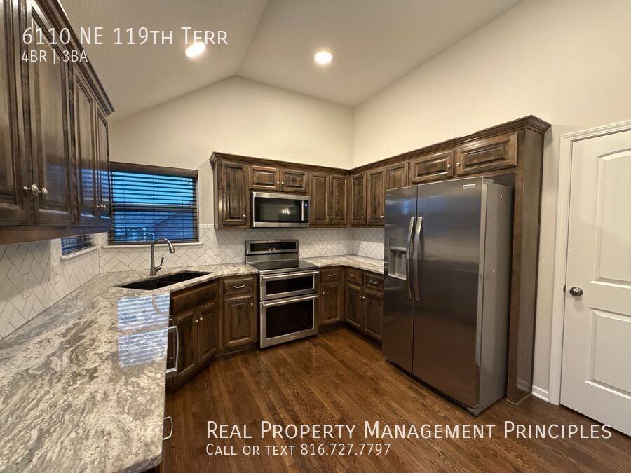 6110 Ne 119th Ter - Photo 7 of 32