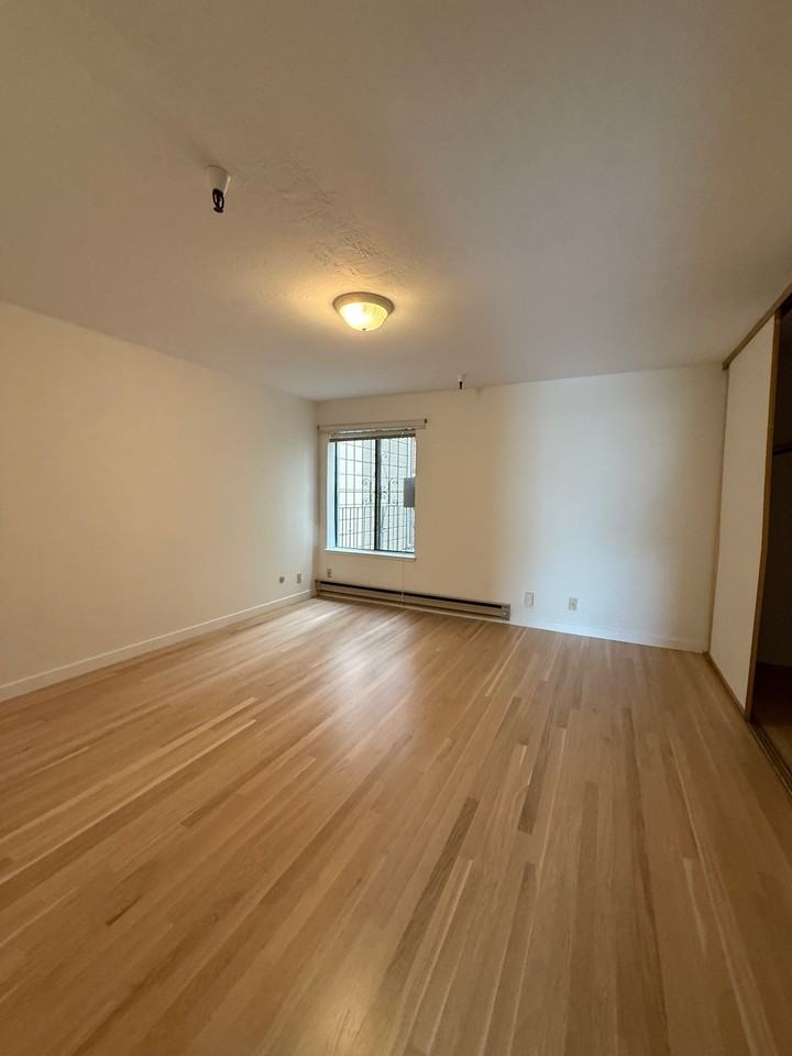 2711 Octavia St #102 - Photo 2 of 10