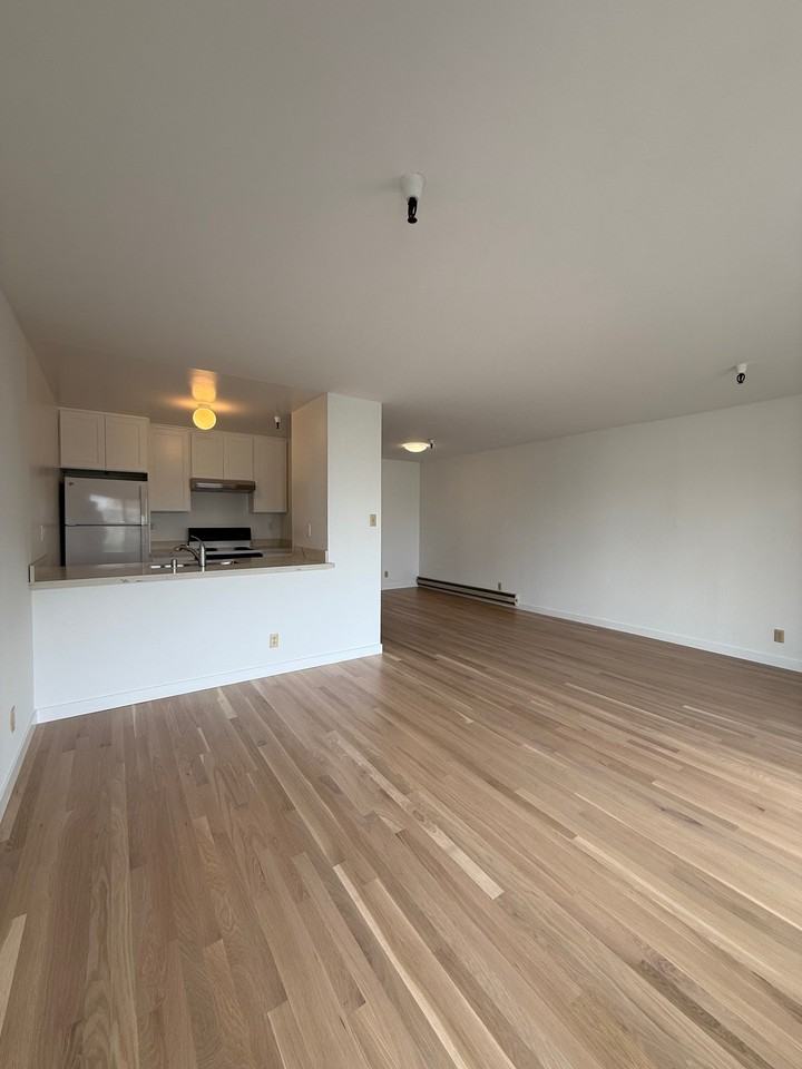 2711 Octavia St #102 - Photo 3 of 10