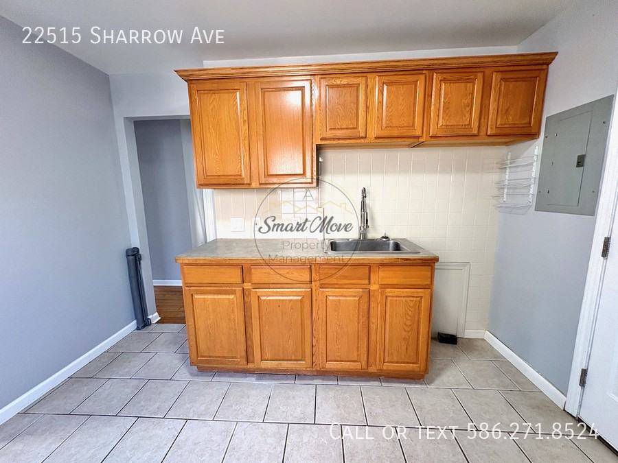 22515 Sharrow Ave - Photo 5 of 13