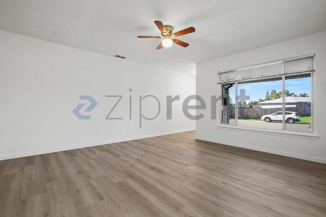 1644 Bowling Green Dr - Photo 7 of 38