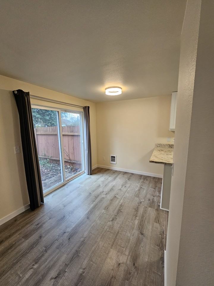 12822 117th St E #12822 - Photo 5 of 15