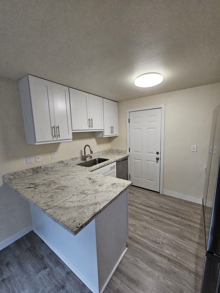 12822 117th St E #12822 - Photo 6 of 15