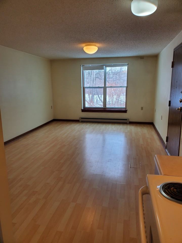 735 Main St #F - Photo 2 of 11