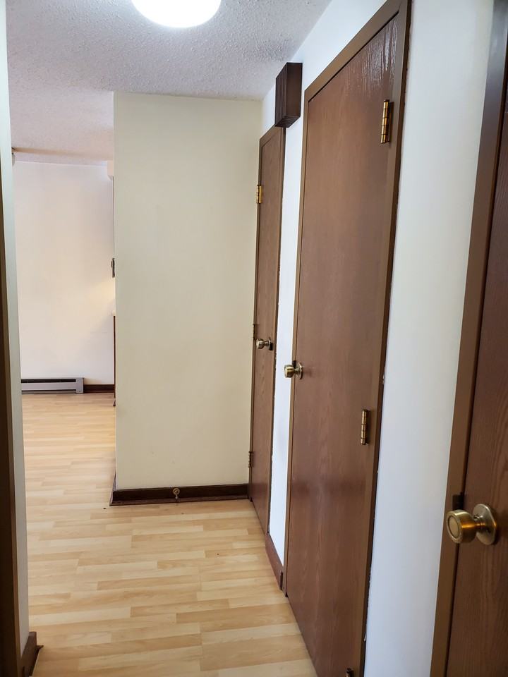 735 Main St #F - Photo 5 of 11