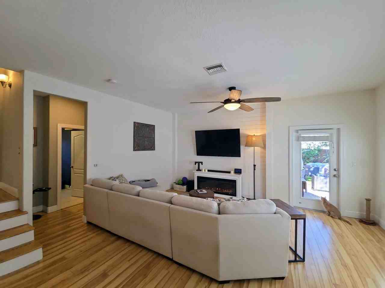 857 10th Ave S #NA - Photo 6 of 32