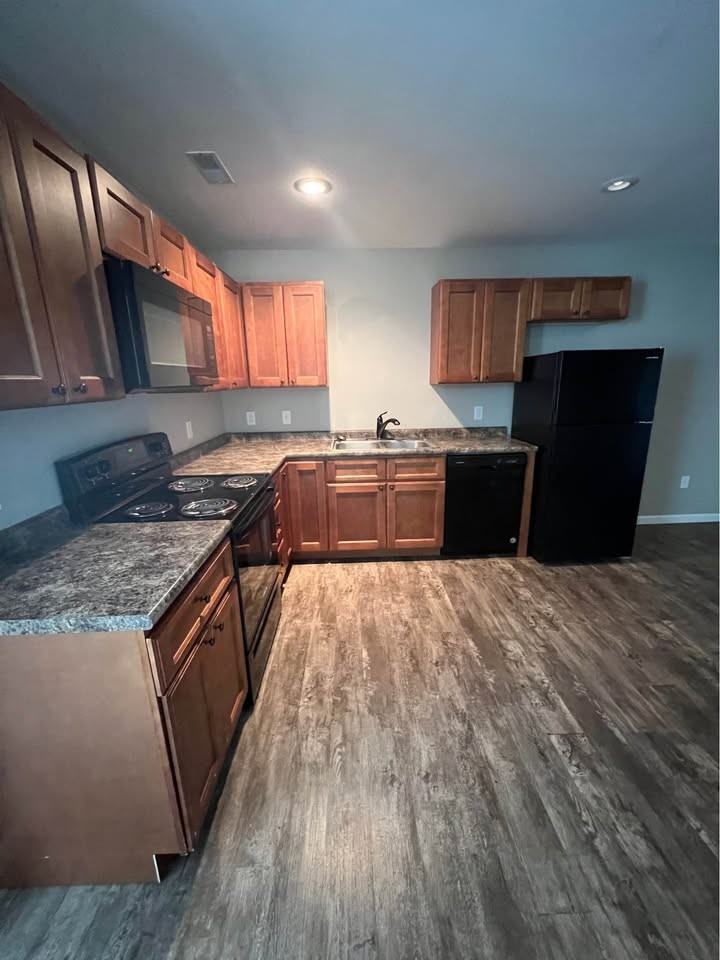 313 Cook Ave #B - Photo 3 of 12