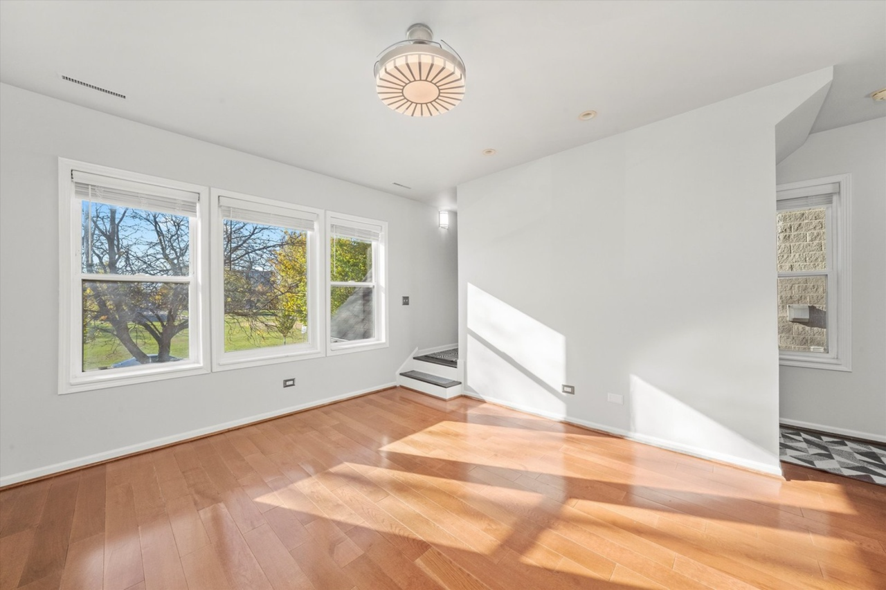 3769 S Lake Park Ave #3769 - Photo 6 of 28