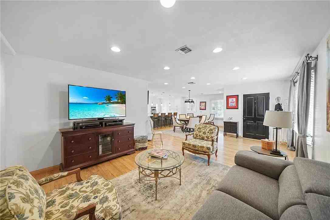 329 E Everett Pl #NA - Photo 4 of 17