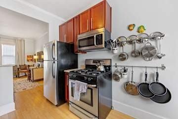 2101 Kirkwood Ave - Photo 6 of 50