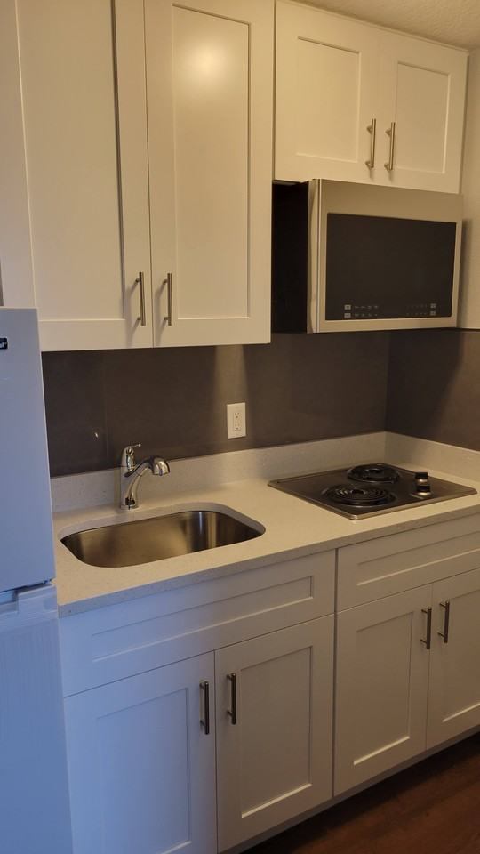 715 Palm Dr #2 - Photo 6 of 12