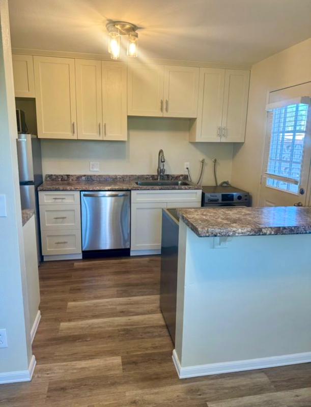 2233 Canyon Dr - Photo 7 of 17