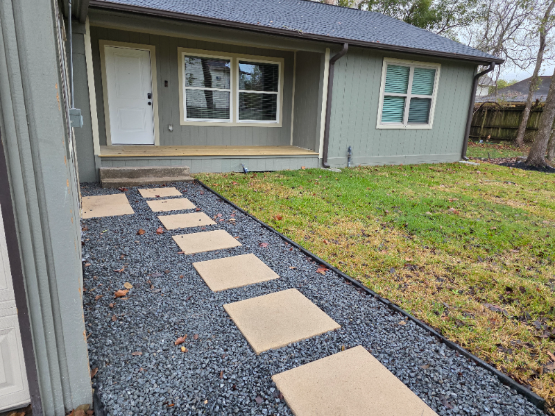 704 S Kansas Ave - Photo 2 of 10