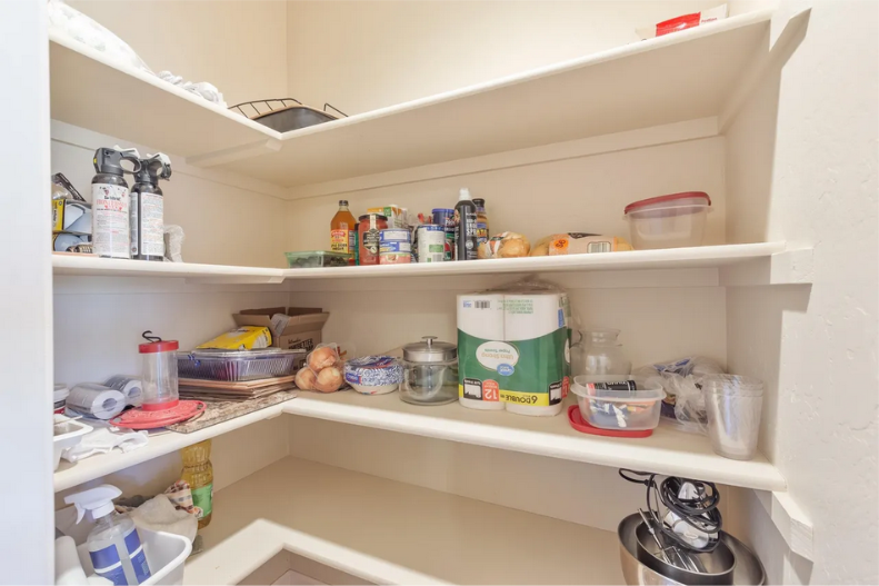 829 Montclair Dr - Photo 4 of 20