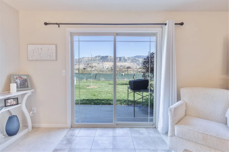 829 Montclair Dr - Photo 7 of 20