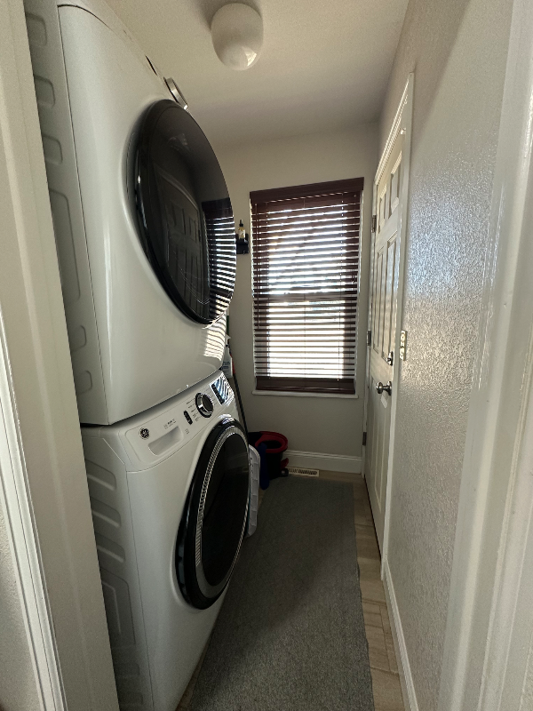 398 Cypress St - Photo 7 of 12