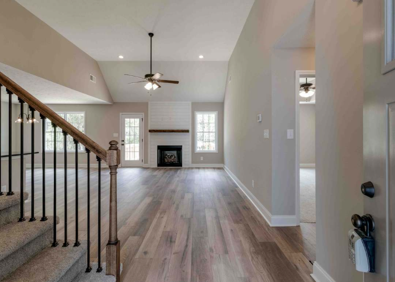 180 Bonnell Dr - Photo 2 of 14