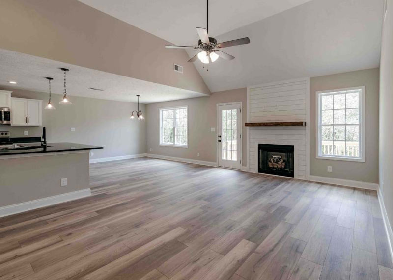 180 Bonnell Dr - Photo 3 of 14