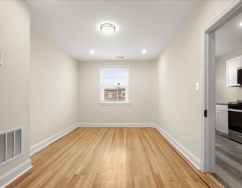 1307 N Ellwood Ave - Photo 5 of 19