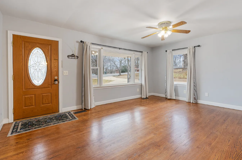 1118 N Charlotte St - Photo 3 of 20