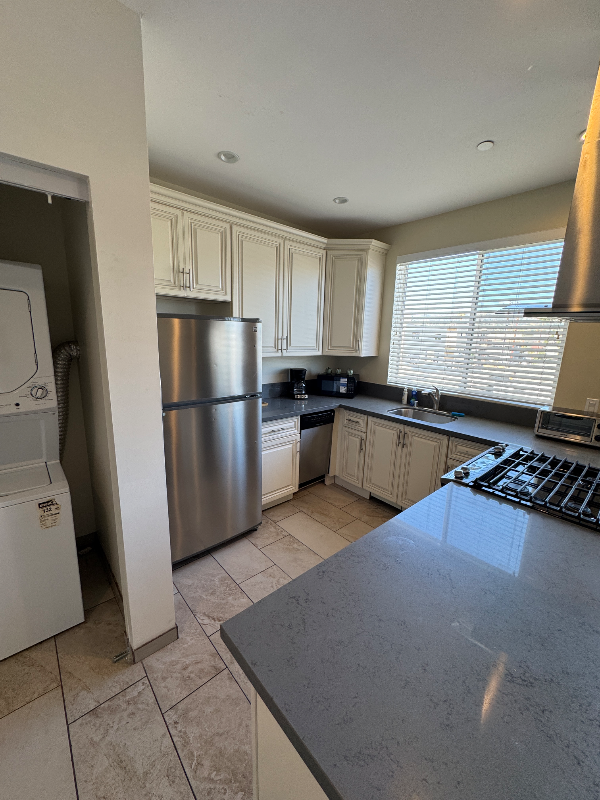 953 N Normandie Ave #304 - Photo 5 of 17