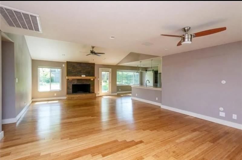 2509 Loyola Ln - Photo 2 of 10