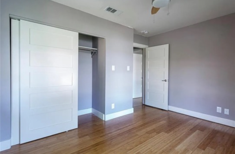 2509 Loyola Ln - Photo 6 of 10