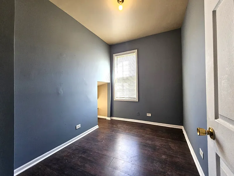 12026 S Union Ave - Photo 2 of 7