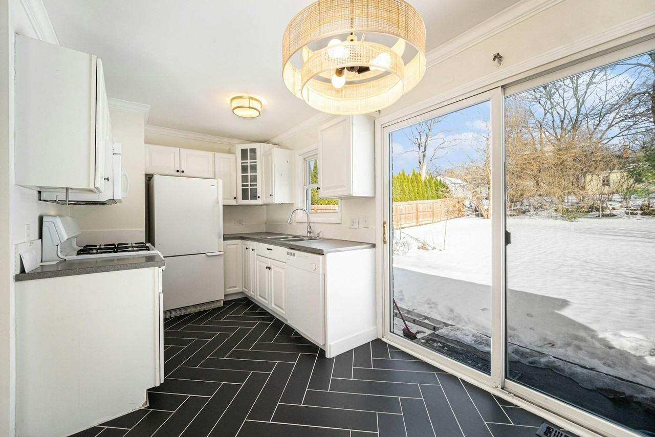 1026 Gott Street - Photo 4 of 18