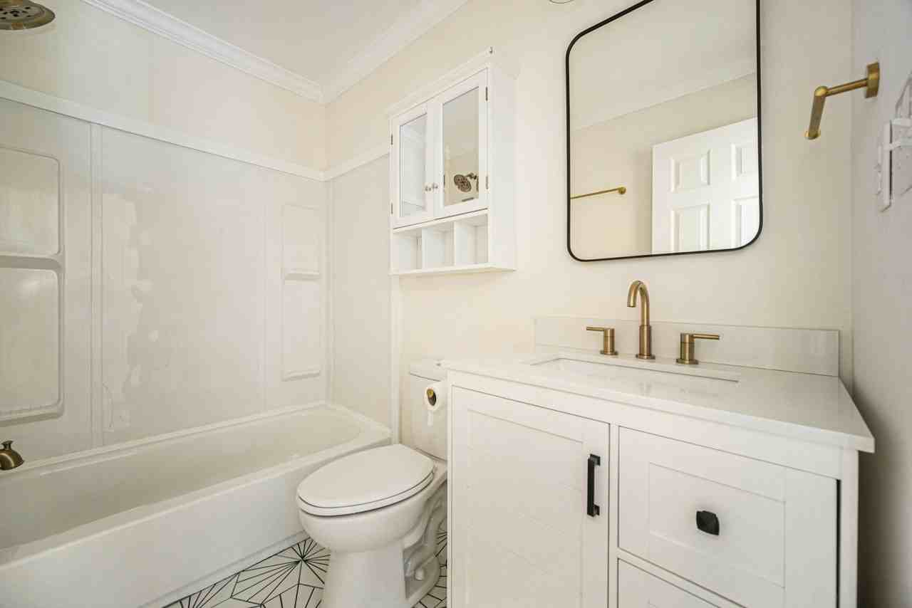 1026 Gott Street - Photo 5 of 18