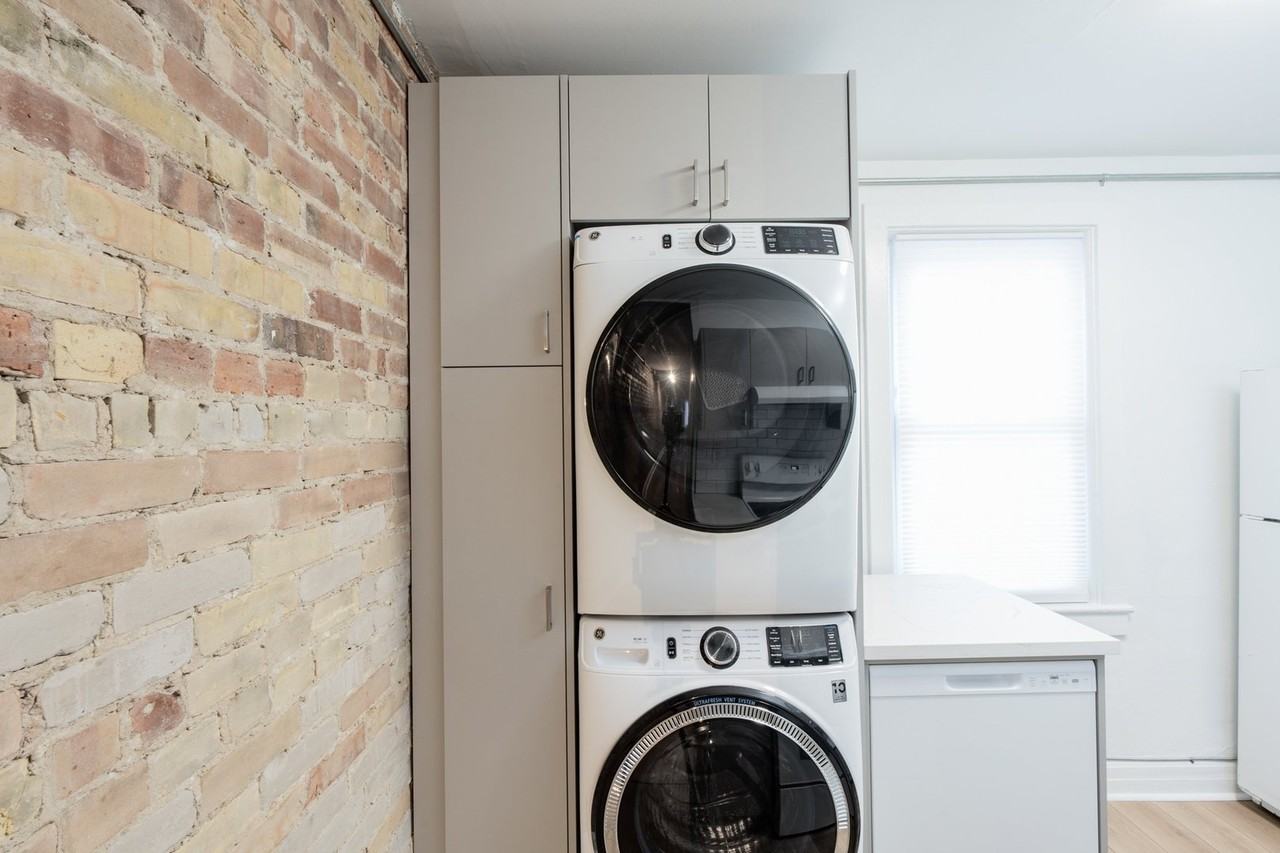 15 Indian Road Cres - Photo 6 of 12