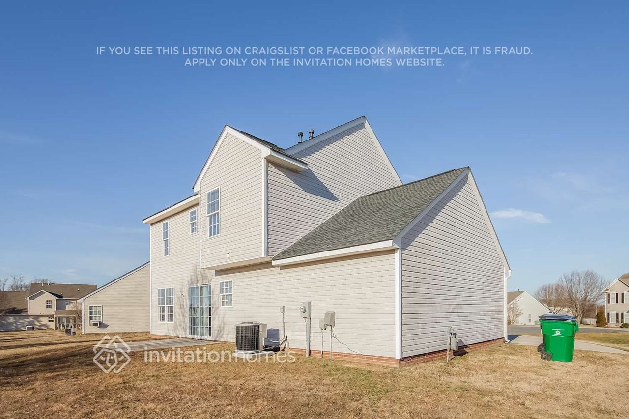 3305 Kilbridge Woods Ct - Photo 2 of 4