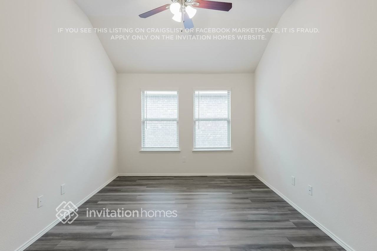 417 Pollyann Trl - Photo 2 of 19